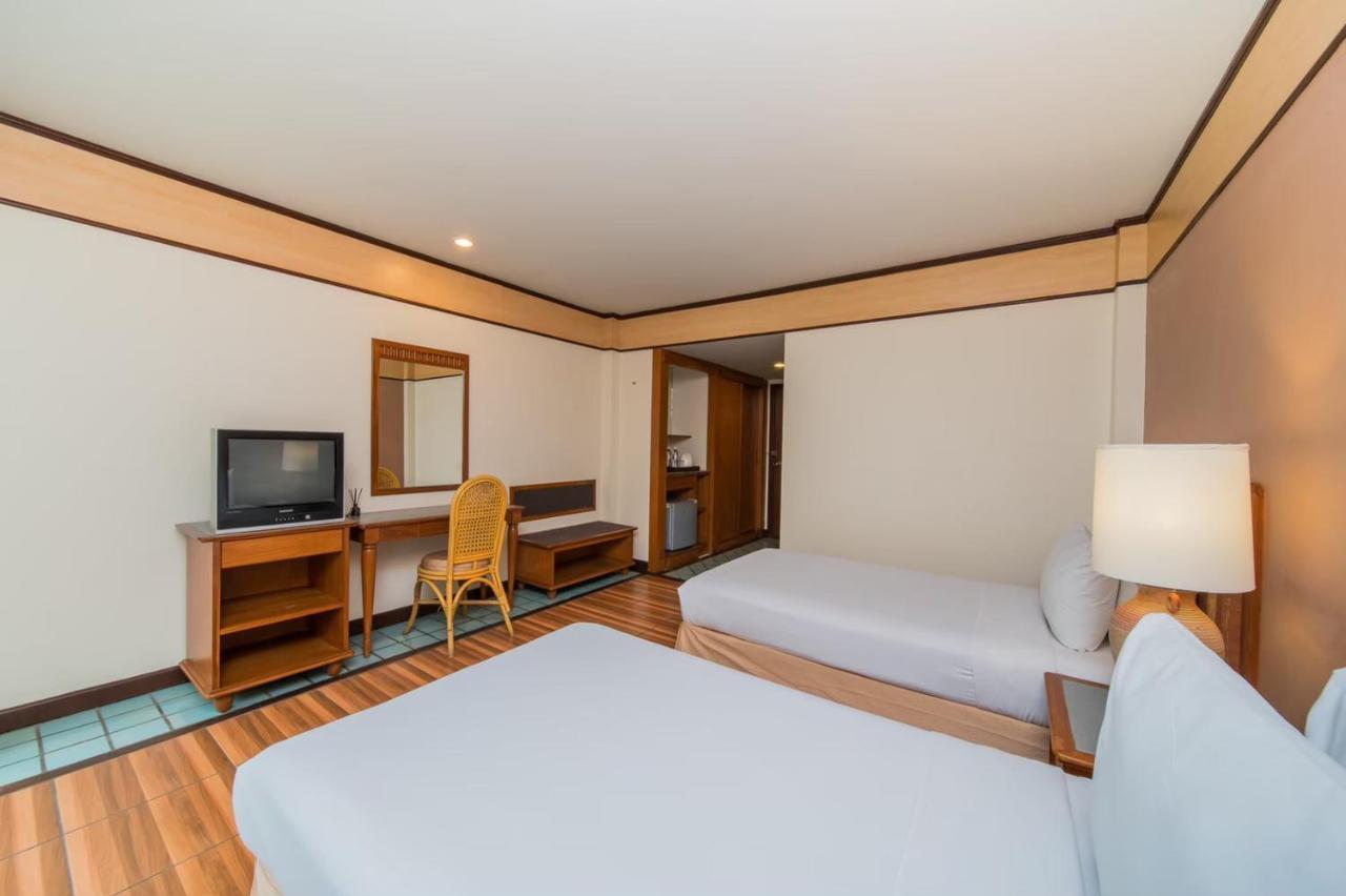 Botany Beach Resort Pattaya Na Chom Thian Exterior foto