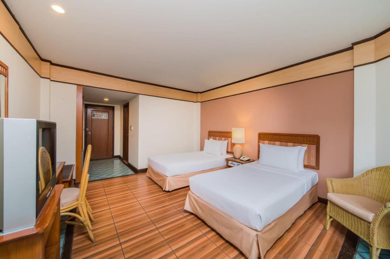 Botany Beach Resort Pattaya Na Chom Thian Exterior foto