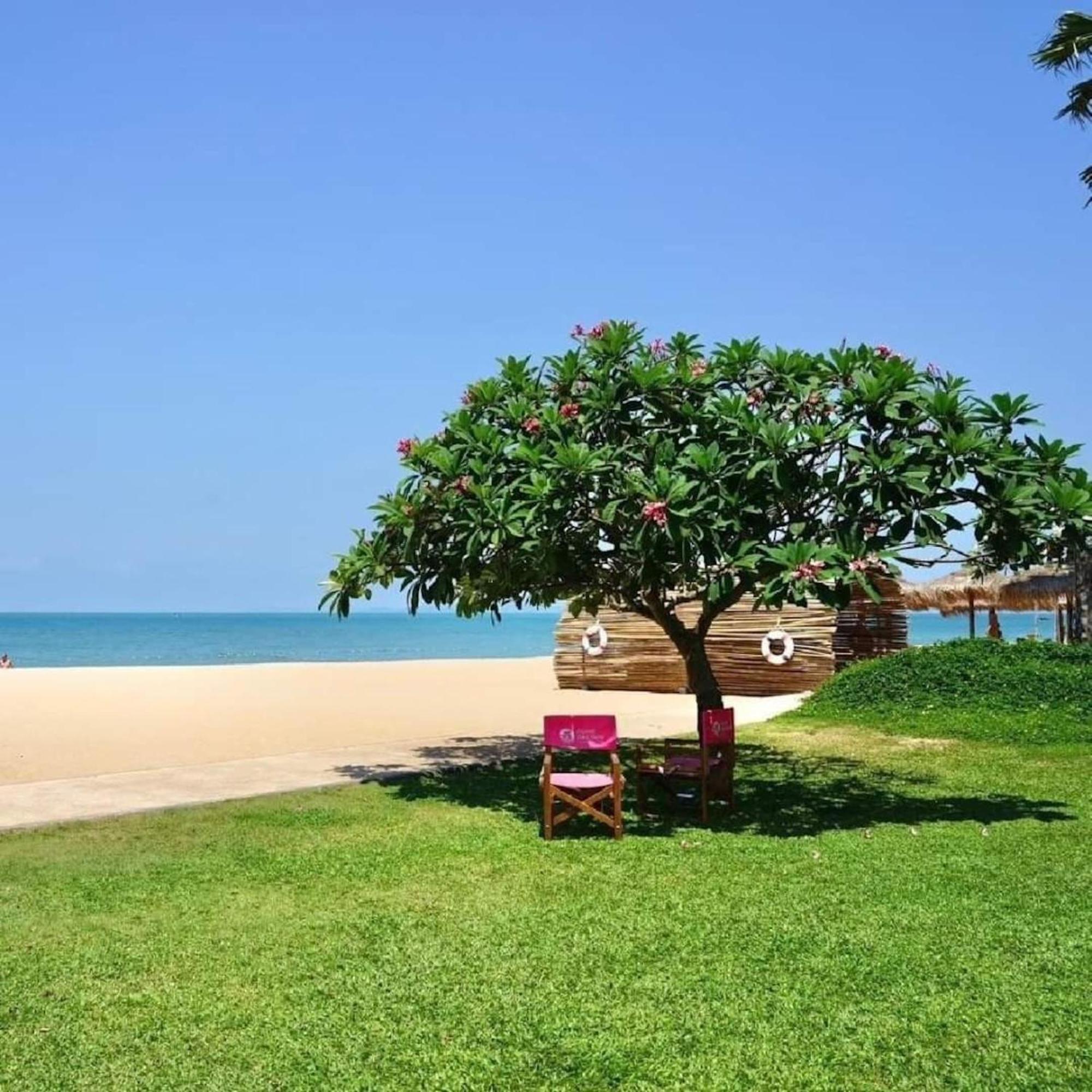 Botany Beach Resort Pattaya Na Chom Thian Exterior foto